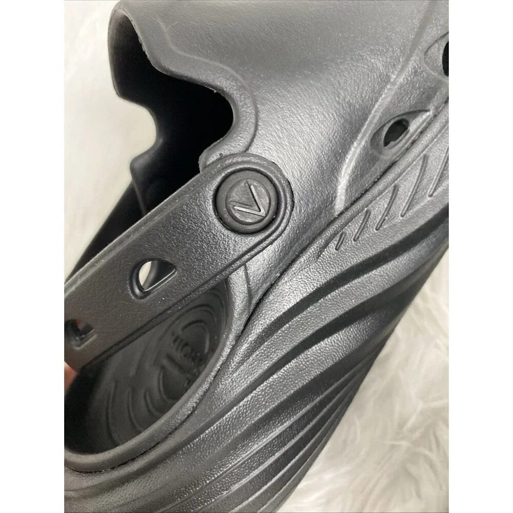 Vionic unisex clogs